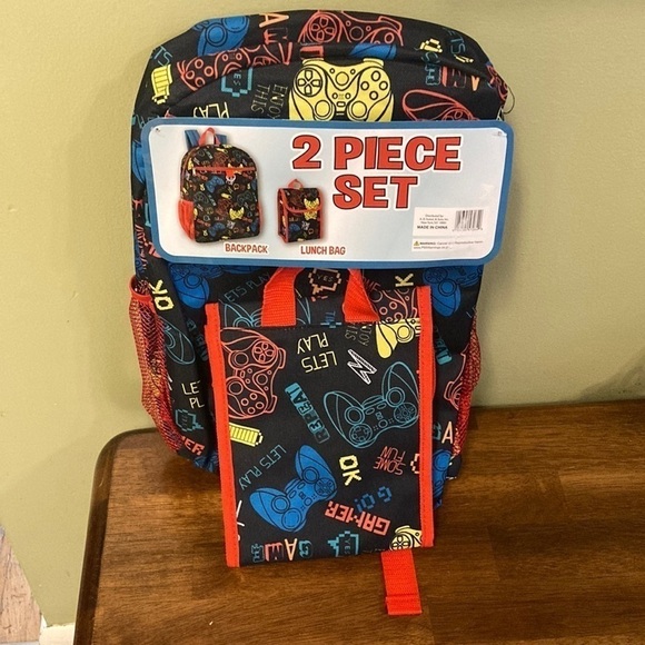 🎒GAMER BACKPACK W/ MATCHING LUNCH BAG. - Picture 1 of 13